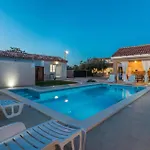 Three-bedroom In * Galovac