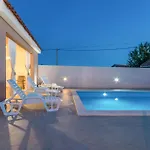 Three-bedroom In * Galovac