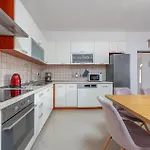 Three-bedroom In 別荘 *