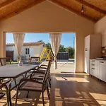 Three-bedroom In * Galovac
