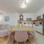 Three-bedroom In 別荘 *