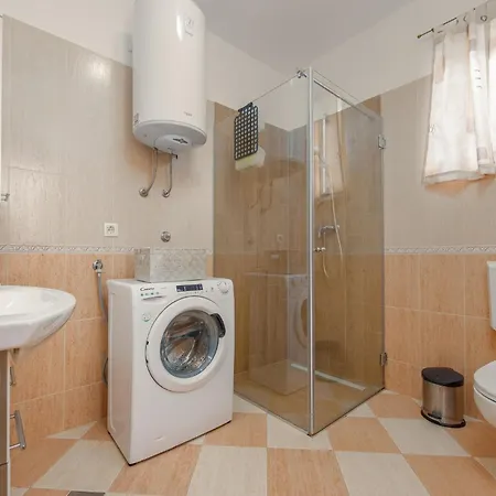 Three-bedroom In Feriehus