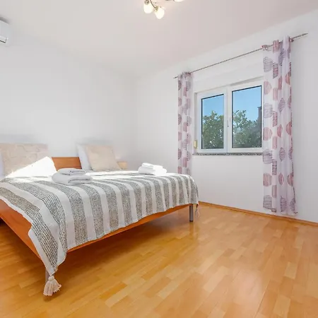 Feriehus Three-bedroom In