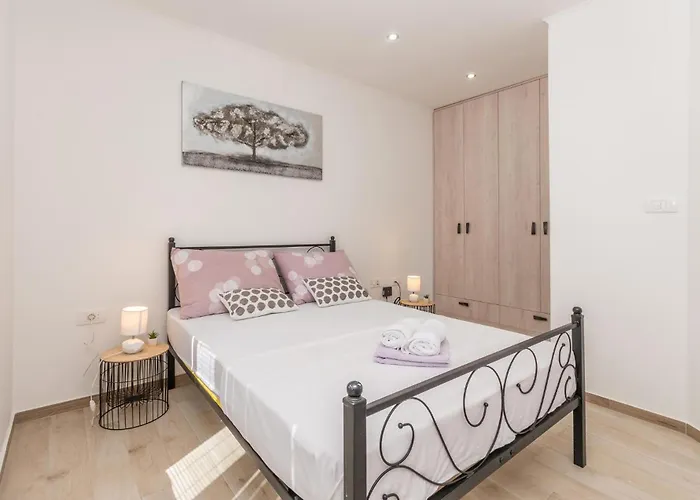 Three-bedroom In * Galovac (Zadar)