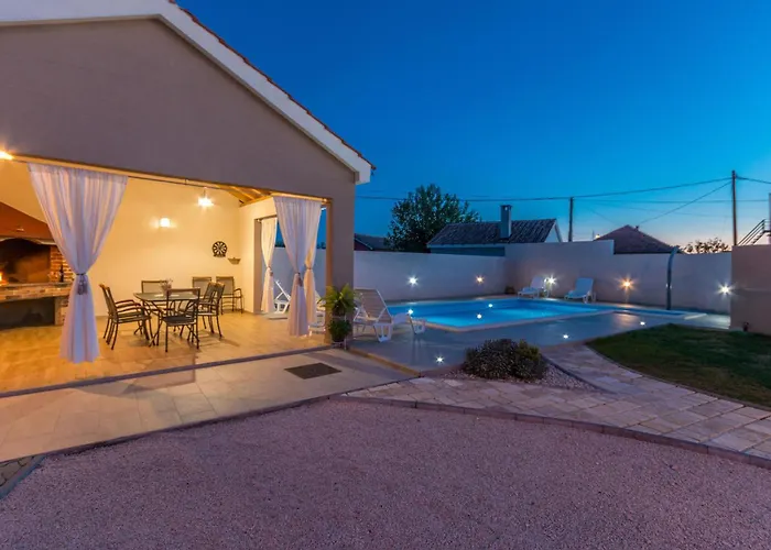 Three-bedroom In 度假居 Galovac (Zadar)