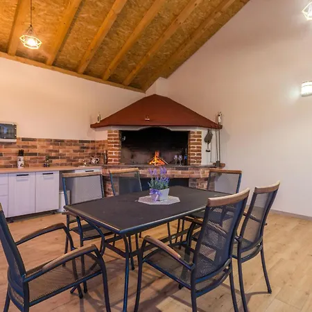 Stunning In With Kitchen *