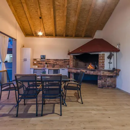 Stunning In With Kitchen Galovac (Zadar)