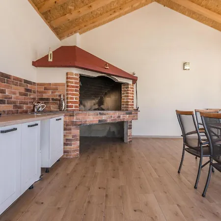 Stunning In With Kitchen * Galovac (Zadar)