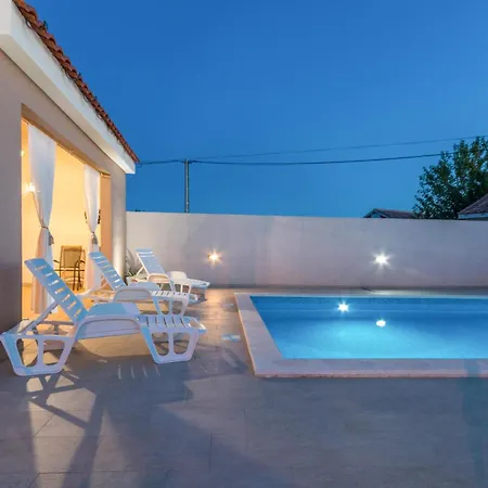 Three-bedroom In * Galovac (Zadar)