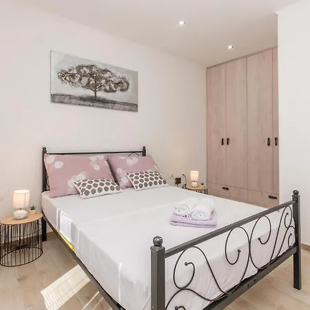 Three-bedroom In * Galovac (Zadar)