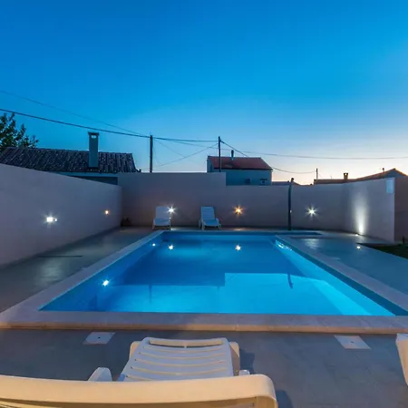 Three-bedroom In * Galovac (Zadar)