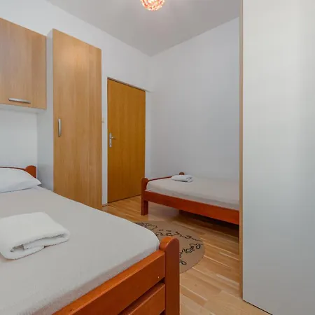 Three-bedroom In * Galovac (Zadar)