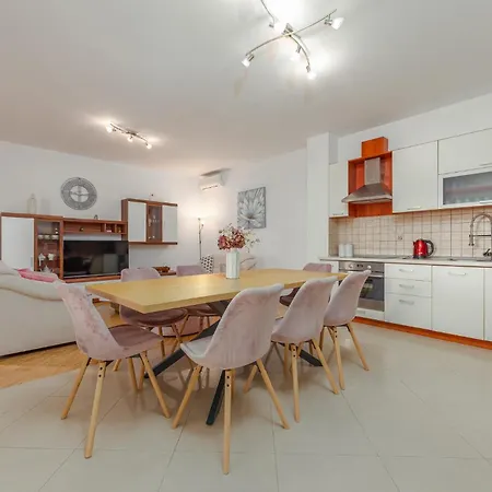 بيت للعطل Stunning In With Kitchen