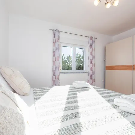 Three-bedroom In Galovac (Zadar)