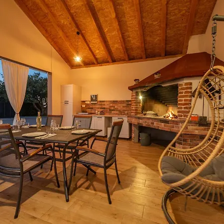 Stunning In With Kitchen * Galovac (Zadar)