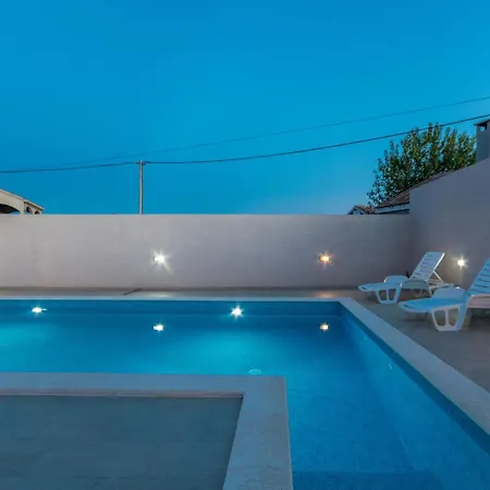 Three-bedroom In * Galovac (Zadar)