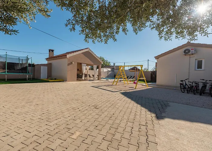 Three-bedroom In Galovac (Zadar)